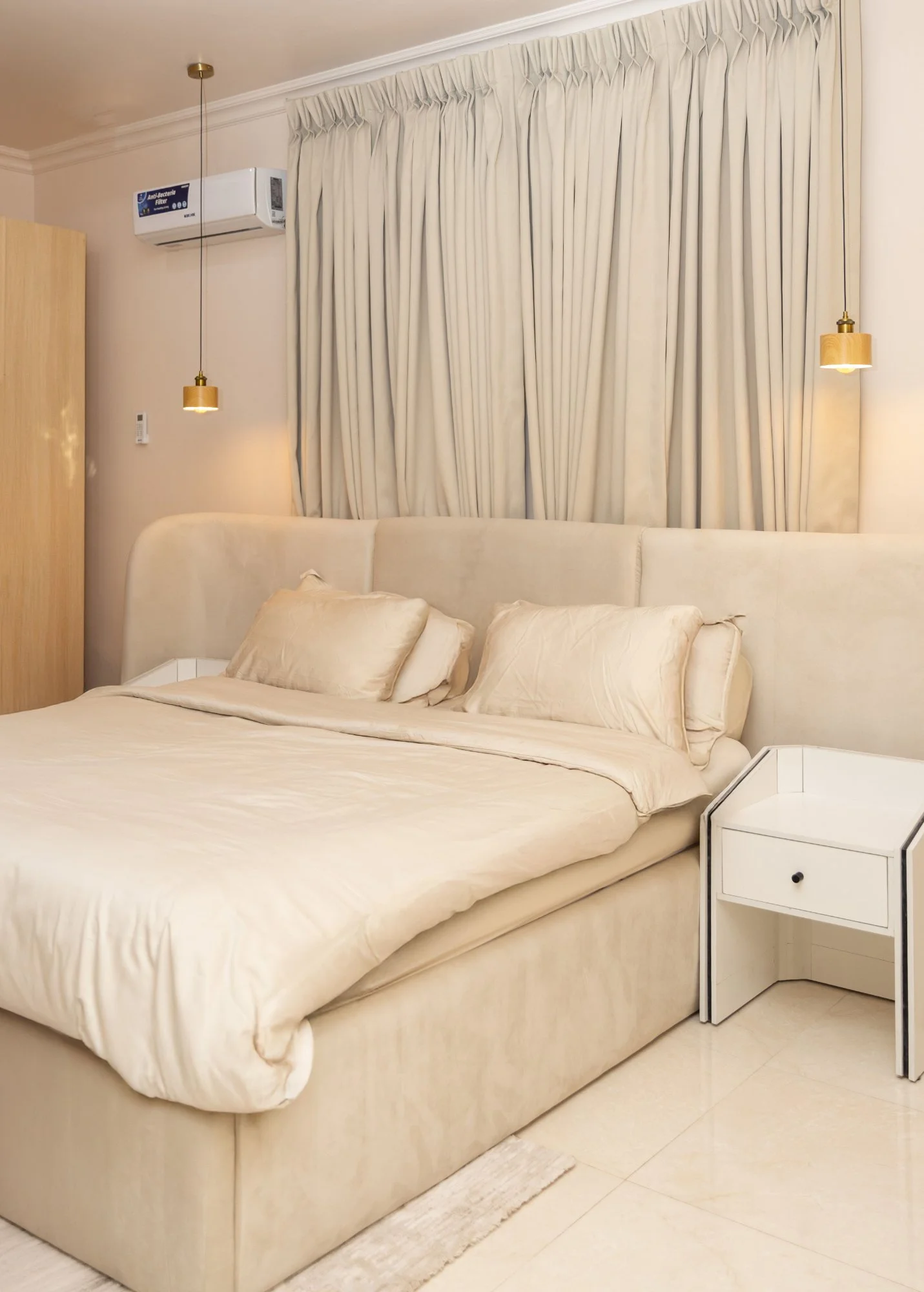 Furnished 3 bedroom apartment photo 3